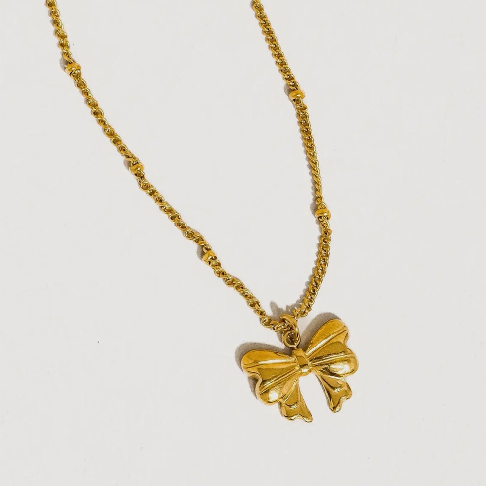 18 karat gold plated dainty bow necklace